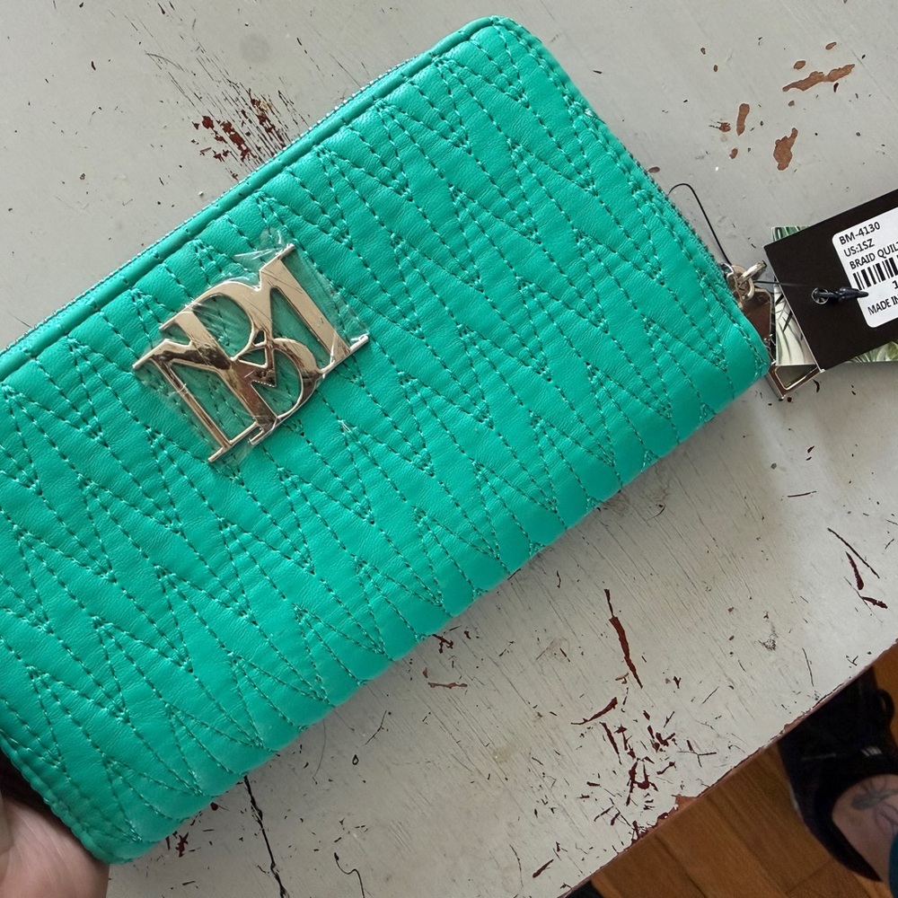 Badgley Mischka beautiful teal quilted long wallet